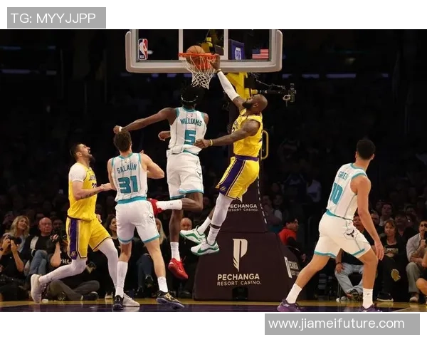 湖人对阵黄蜂精彩对决回放3月30日比赛全程回顾与精彩瞬间分析